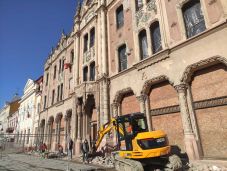 Naponta hatvanan dolgoznak a Pannónia szálló felújításán